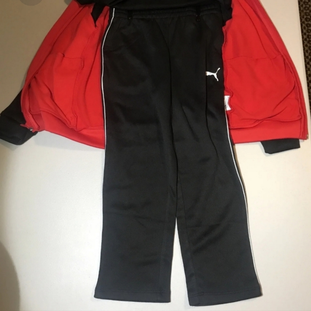 Puma Boys 3-Piece Tech Fleece Hoodie, Tee & Jogger Set XXS Red and Black - Picture 4 of 4